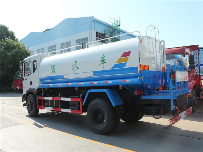 东风T3（12方）洒水车