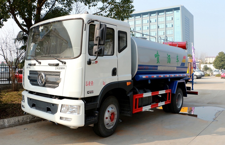 东风D9 12吨雾炮车